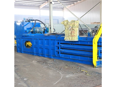 全（quán）自動臥式廢紙打（dǎ）包（bāo）機